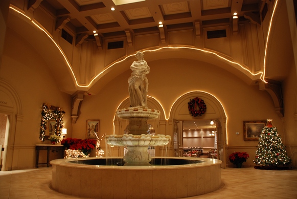 Villa Milano entrance with Holiday decorations